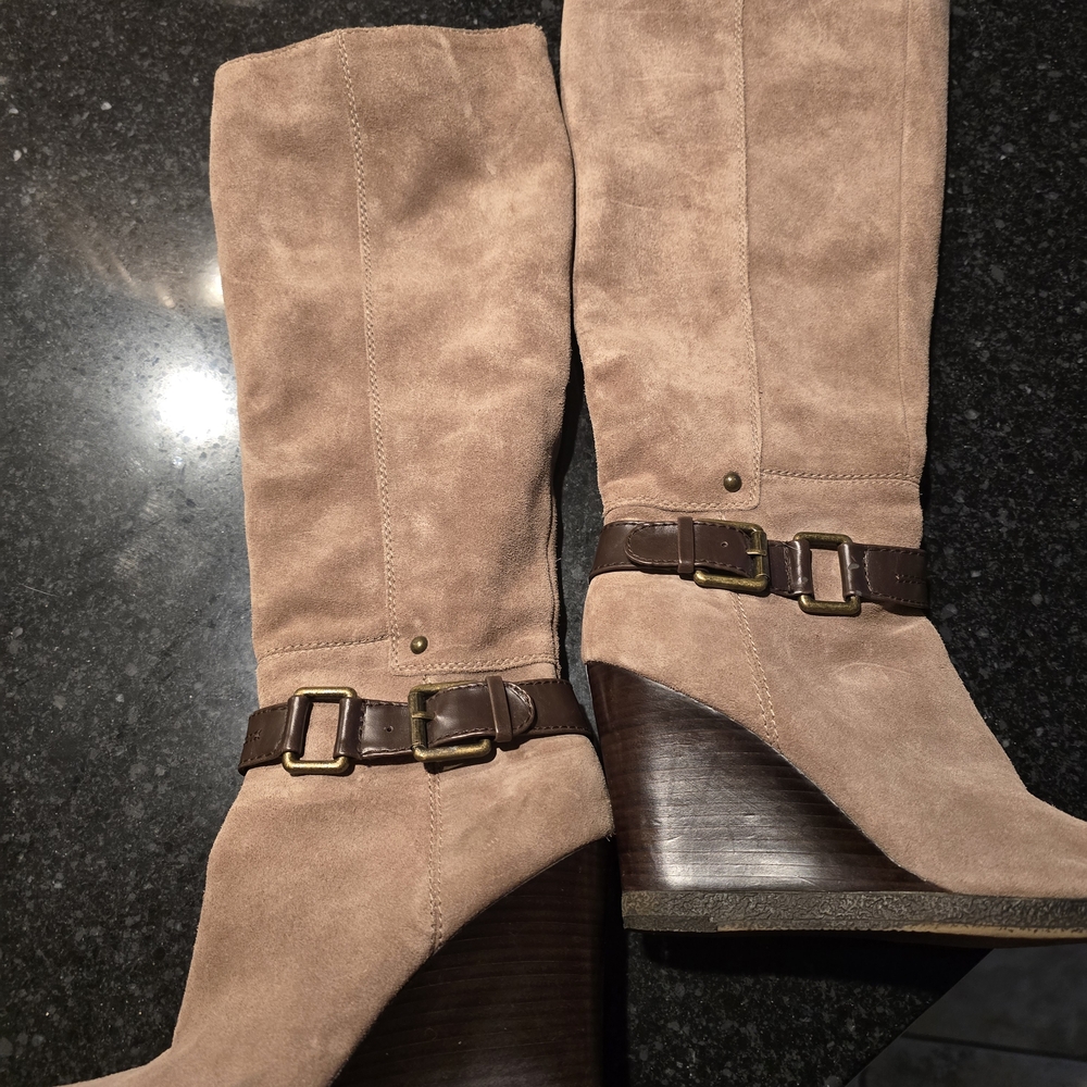Elegant Tan Suede Heeled Boots with Brown Buckle